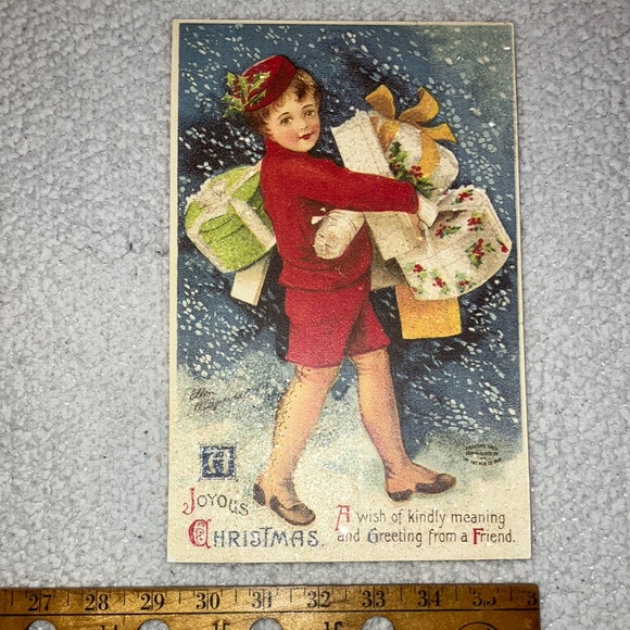 Plaque of Victorian Christmas Shopper Carrying Gifts in Snow 10x6 Glitter Accent - Picture 2 of 7
